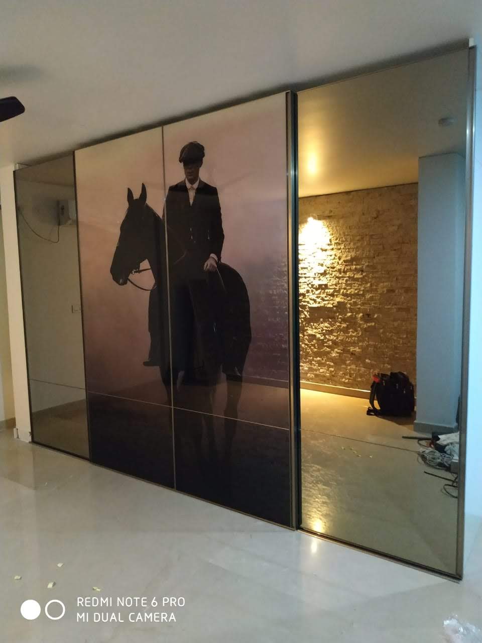 luxury-wardrobes-in-lacquer-glass-in-noida-greater-noida-largest-gallery-collection-of-designs-in-noida-india